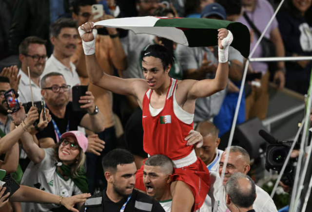 Imane Khelif, boxeadora argelina cuestionada por su género, deberá hacerse pruebas para competir
